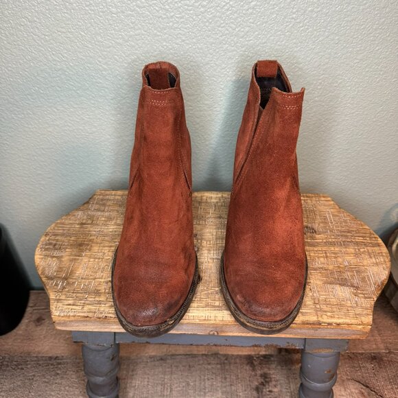 Bos. & Co. Water Resistant Suede Pull on Ankle Boots Belfield Brick EU 38 US 7.5 - Picture 8 of 11